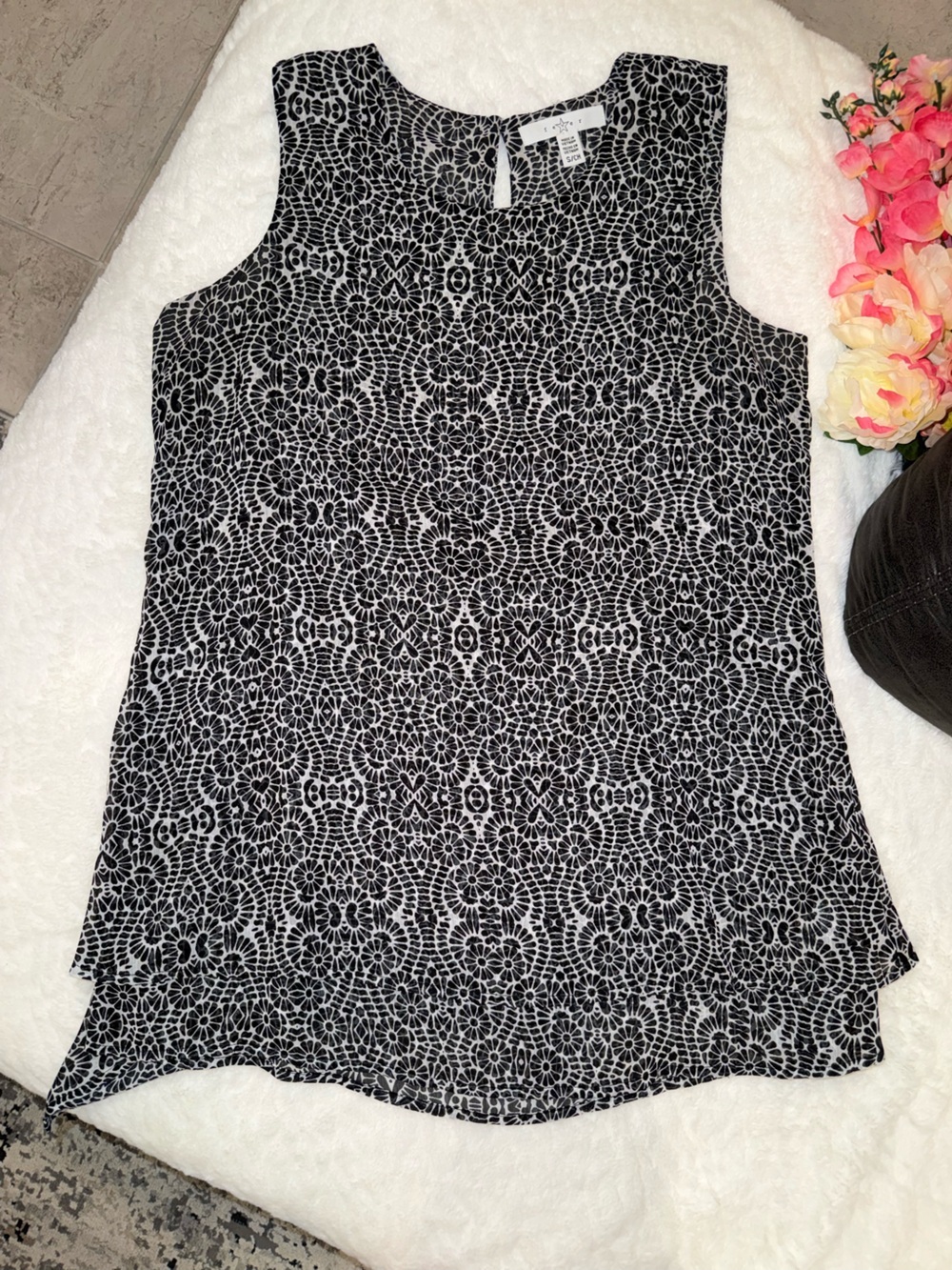3 x 20$ Fever Black and White Sleeveless Patterned Blouse Size S